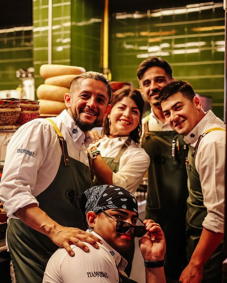 notre equipe tata delices composée de naim, pascal et zineb